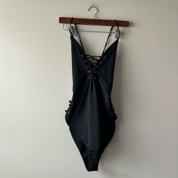 Fashion Nova one piece bathing suit size S‎ - Picture 1 of 8